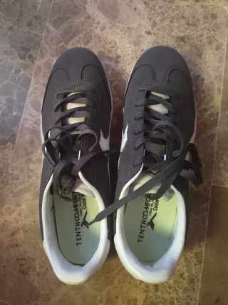 Deportivas TENTHCOMFORT grises y blancas