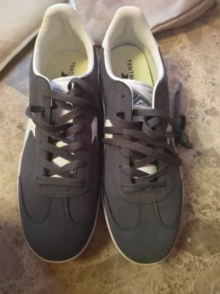 Deportivas TENTHCOMFORT grises y blancas