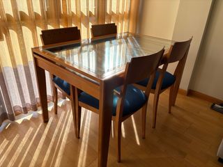 Tavolo da pranzo e sedie in vetro Calligaris