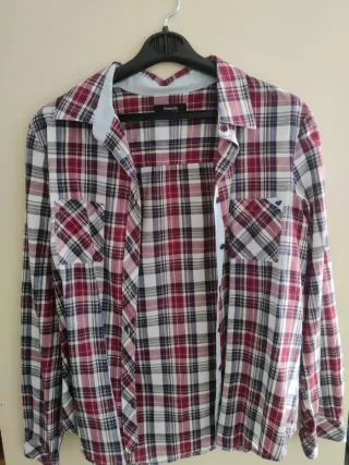 Camisa de cuadros rojos