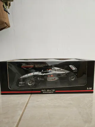 Coche de coleccionismo Minichamps McLaren MP4-16 M