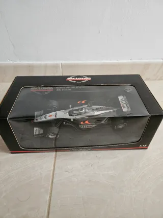 Coche de coleccionismo Minichamps McLaren MP4-16 M