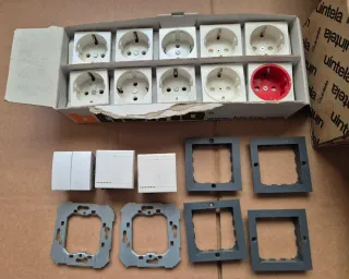 Material Eléctrico: Enchufes y Marcos