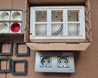 Material Eléctrico: Enchufes y Marcos