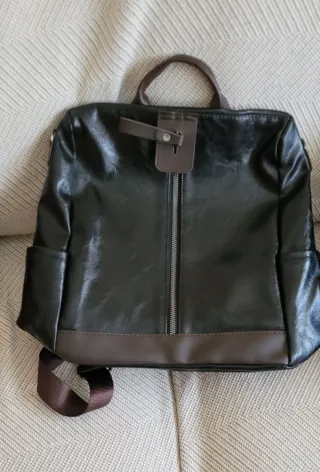 Mochila piel sintética negra y marrón