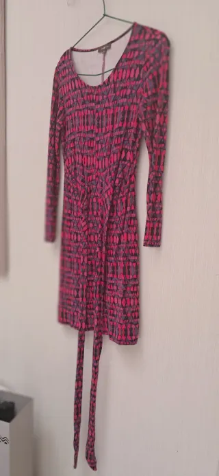 Vestido estampado morado y rojo