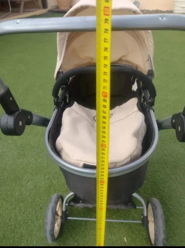 Carro cuco muñecas marca Miyo