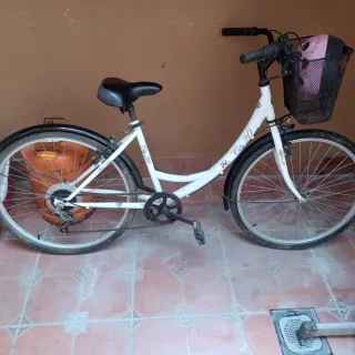 Bicicleta Urbana City 20 Blanca casco cámara puño 