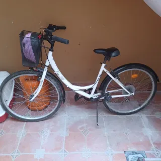 Bicicleta Urbana City 20 Blanca casco cámara puño 