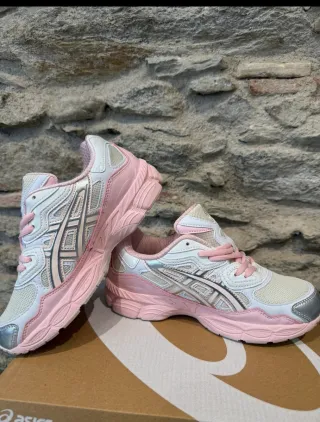 Zapatillas ASICS Gel Mujer Rosa y Blanco nuevas
