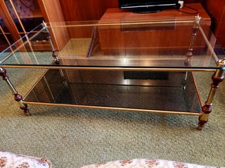 Mesa auxiliar cristal y metal dorado