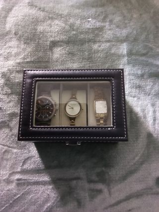 Caja para relojes, recubierto de cuero sintetico
