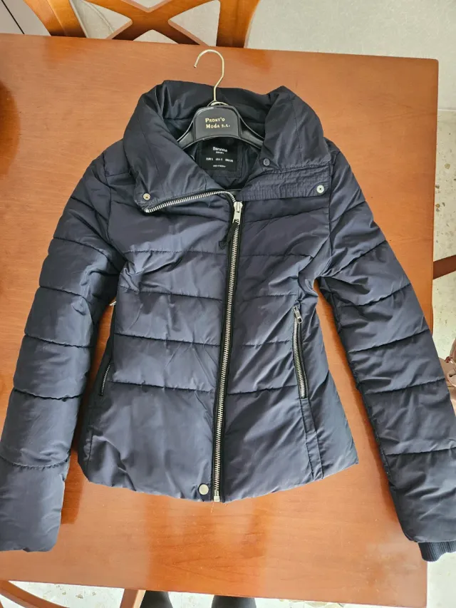 Chaqueta acolchada corta Bershka Negra Talla S