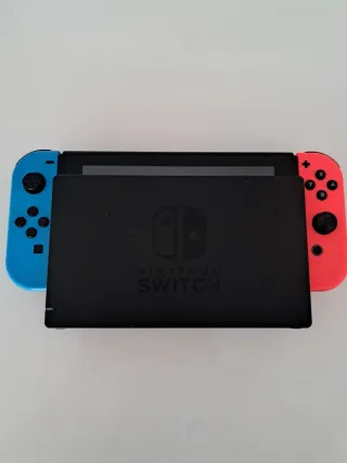 Nintendo Switch.Joycon falla un poco.No hago envio