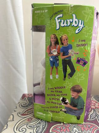 Muñeco Furby 1998 ojos marrones