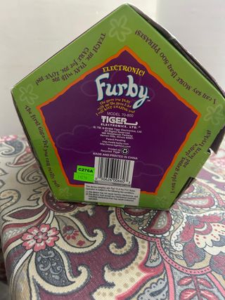 Muñeco Furby 1998 ojos marrones