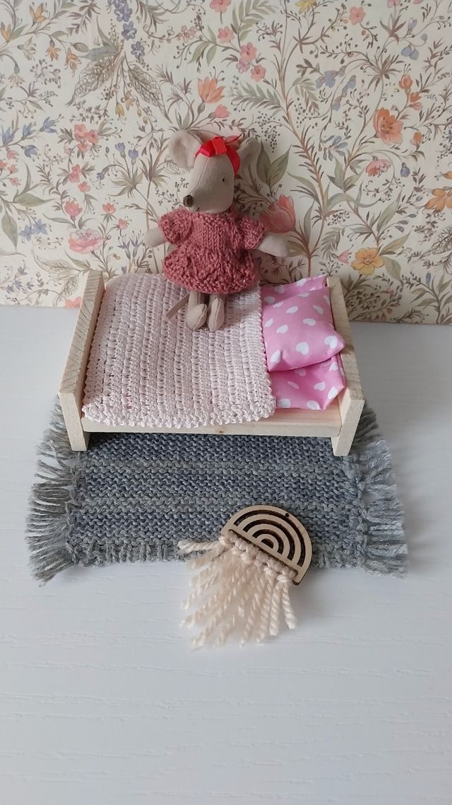 Letto per bambole Maileg/Sylvanian stile vintage