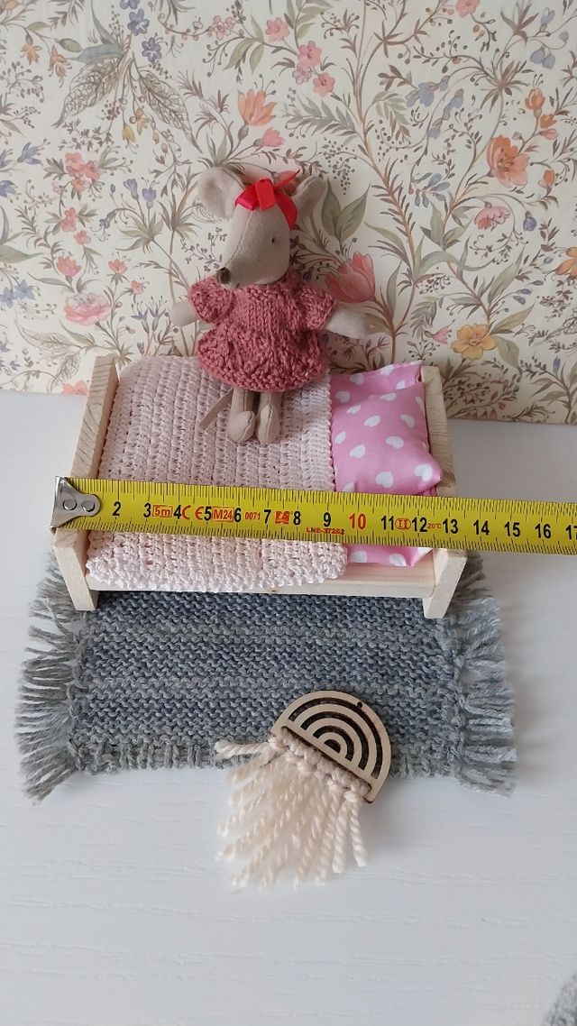 Letto per bambole Maileg/Sylvanian stile vintage