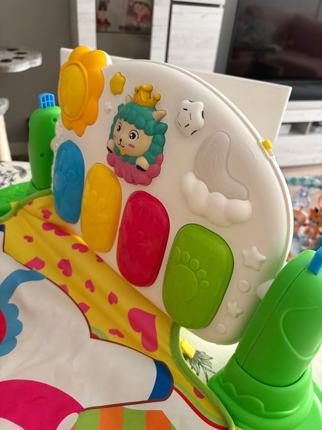 Alfombra de juegos para bebé con arco