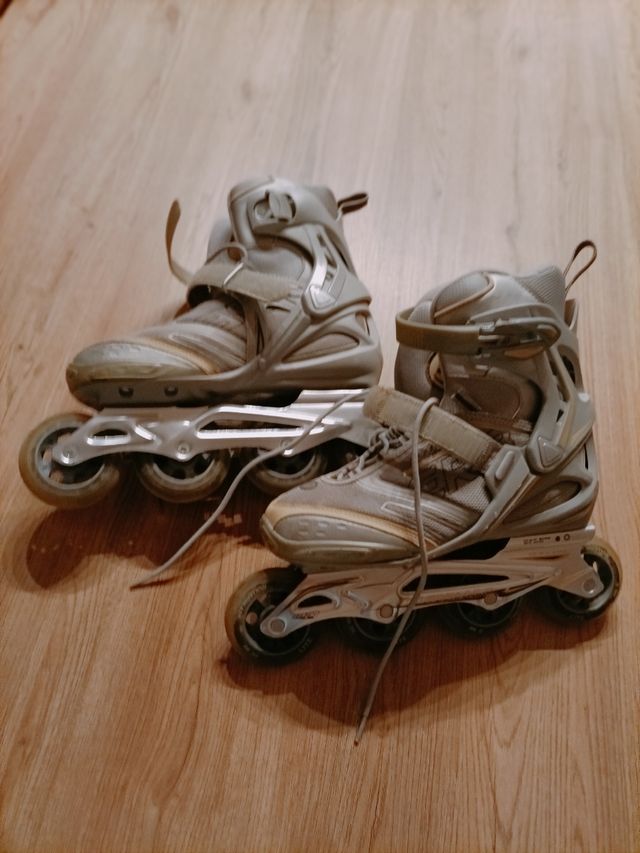 Patines en línea/Rollers grises talla 39
