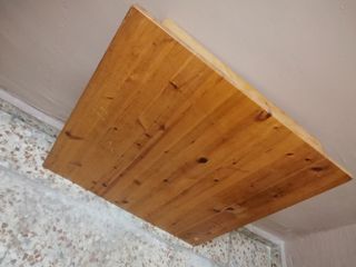 Mesa de madera rústica