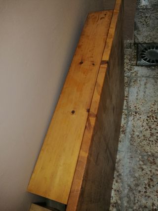Mesa de madera rústica
