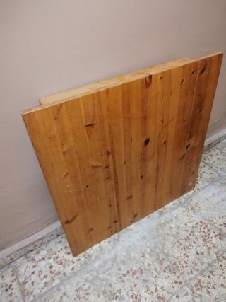 Mesa de madera rústica