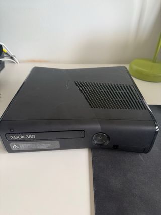 Xbox 360 + Kinect + Mando + 11 Juegos