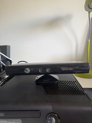 Xbox 360 + Kinect + Mando + 11 Juegos