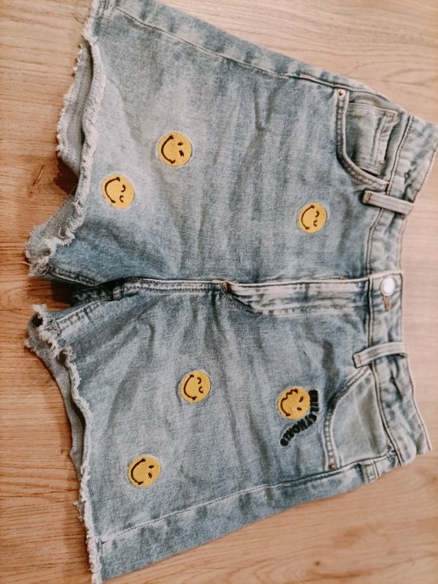 Shorts vaqueros H&M con smiley