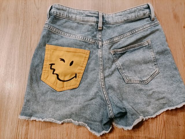 Shorts vaqueros H&M con smiley