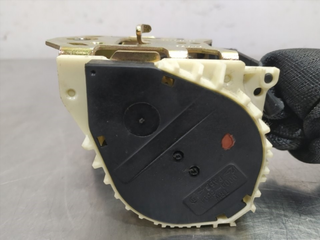 CINTURON SEGURIDAD TRASERO DERECHO CHRYSLER JEEP