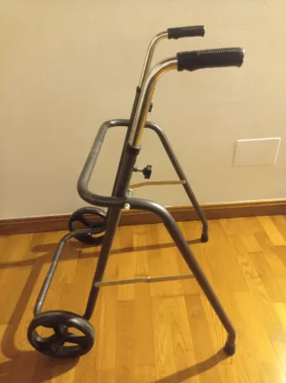 Andador para adultos con ruedas