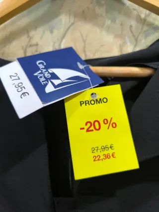 Vestido negro Grand Voile