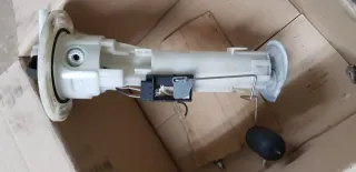 Bomba gasolina Kawasaki J300