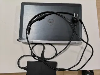 Portátil Económico, funcionando con Windows y ofic