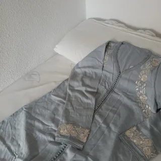 Caftán mlefa plateado talla M,L