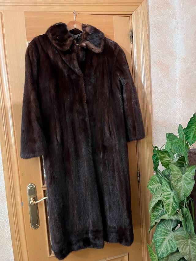 Elegante abrigo de pelo marrón XL