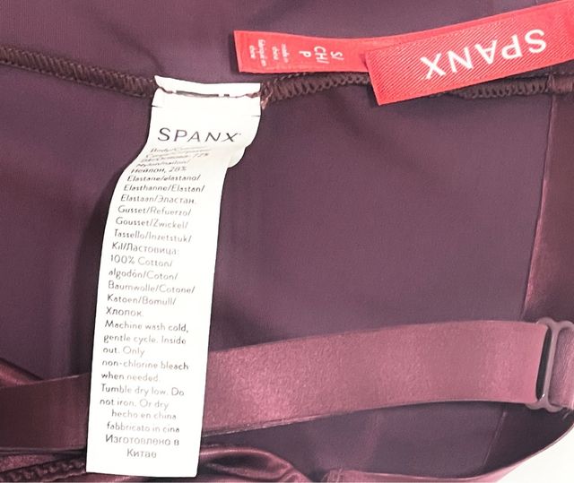 SPANX Body tanga en satén granate