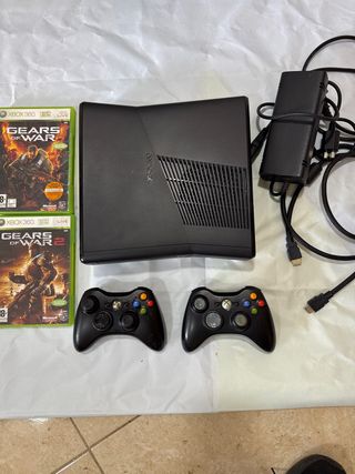 Xbox 360 Slim Negra + 2 Mandos y Juegos