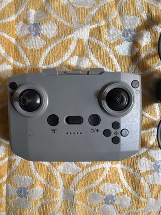 Dron D16 Inteligente Negro y Gris