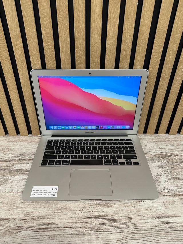 MacBook Air 13" 2013 i5 4gb 500gb SSD