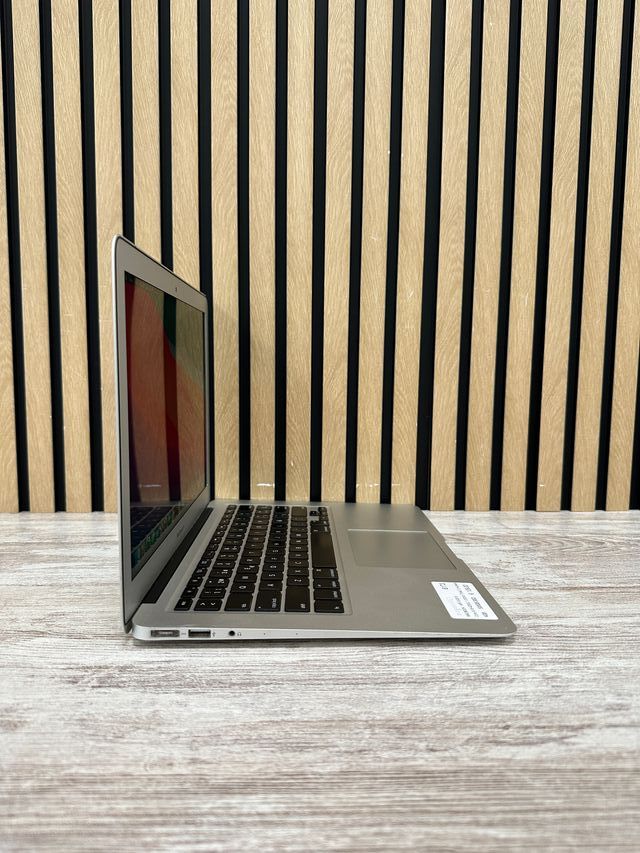 MacBook Air 13" 2013 i5 4gb 500gb SSD