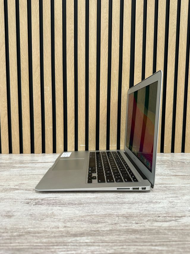 MacBook Air 13" 2013 i5 4gb 500gb SSD