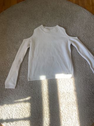 Jersey blanco hombros descubiertos