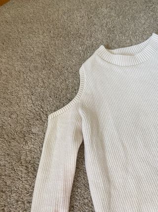 Jersey blanco hombros descubiertos