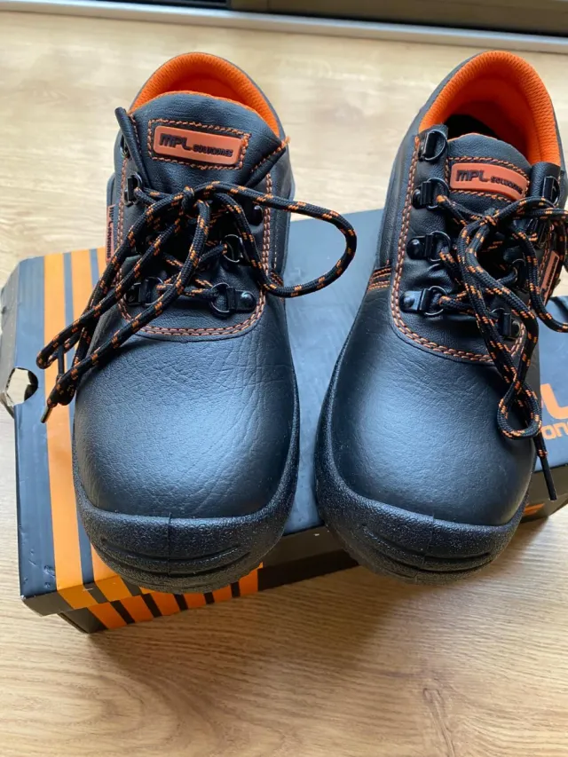 Zapatos de seguridad negros y naranjas talla 38
