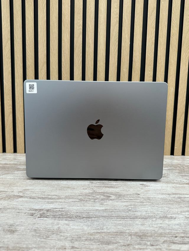 MacBook Pro 14" 2021 M1 PRO 16gb 512gb SSD