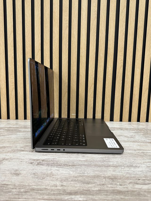 MacBook Pro 14" 2021 M1 PRO 16gb 512gb SSD