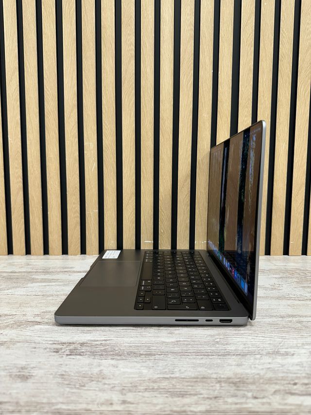 MacBook Pro 14" 2021 M1 PRO 16gb 512gb SSD